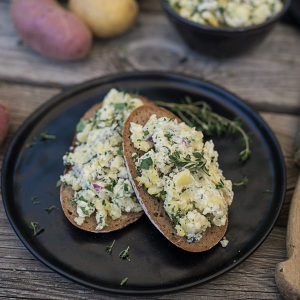 Erdäpflkäse mit Kräutern
