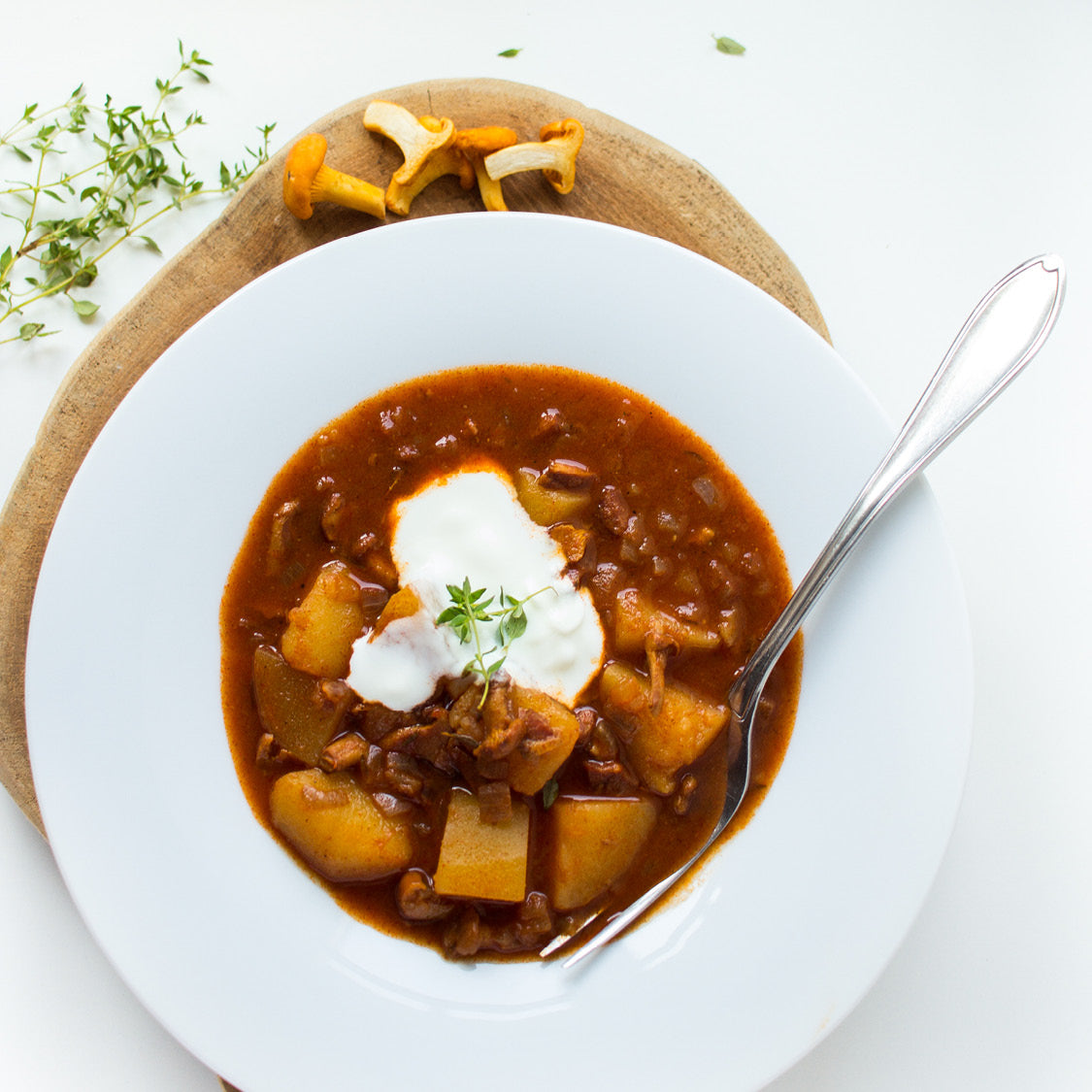 Würziges Eierschwammerlgulasch mit Kartoffeln